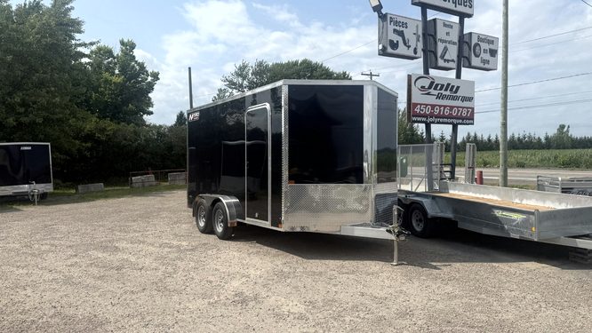 Remorque fermée 7.5X14 en aluminium revêtement noire Polycor 2X3500 lbs porte rampe essieux torsions Nitro Trailers (1)