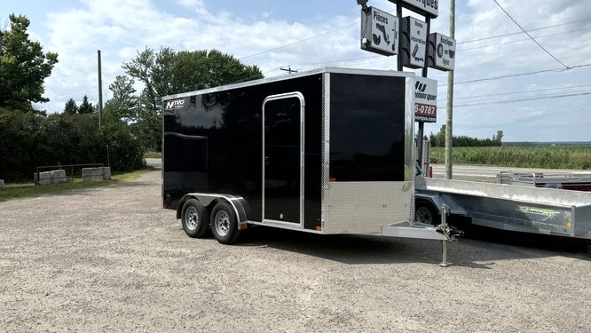Remorque fermée 7.5X14 en aluminium revêtement noire Polycor 2X3500 lbs porte rampe essieux torsions Nitro Trailers (3)