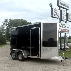Remorque fermée 6X12 en aluminium noire revêtement Polycor 2X3500 lbs porte rampe essieux torsions Nitro Trailers