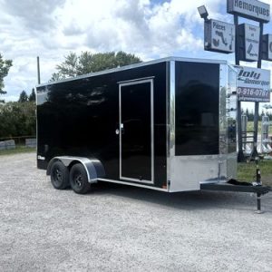 Remorque fermée 7X16 noire 2x3500 lbs Revêment en Composite 0.080 hauteur 7 pieds porte rampe Montants au 16 po Cargo Express